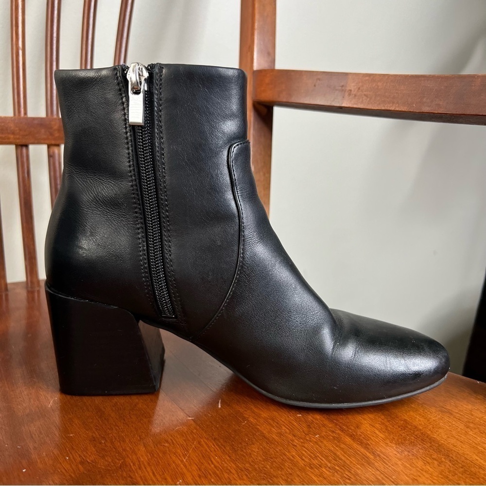 Via Spiga Black Leather Block Chunky Heeled Bootie with side Zipper sz 6